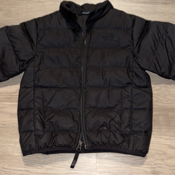 The North Face boys puffer jacket - Picture 2 of 9